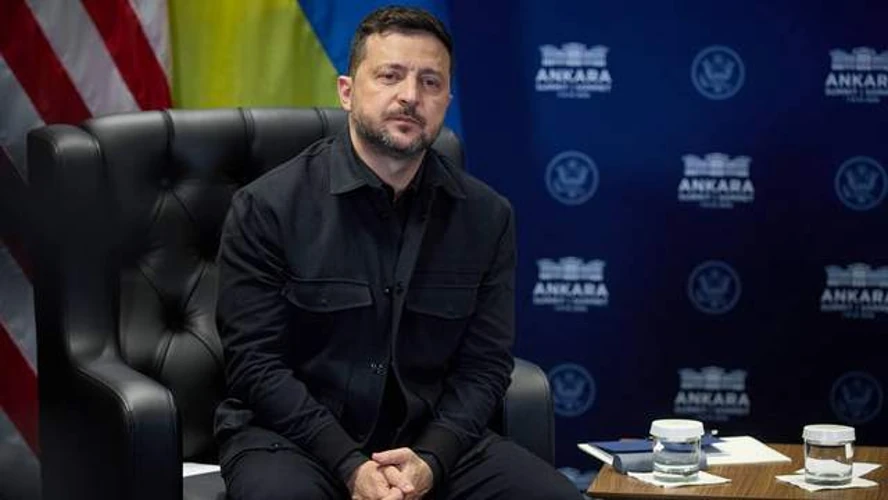 Володимир Зеленський під час брифінгу в Офісі Президента