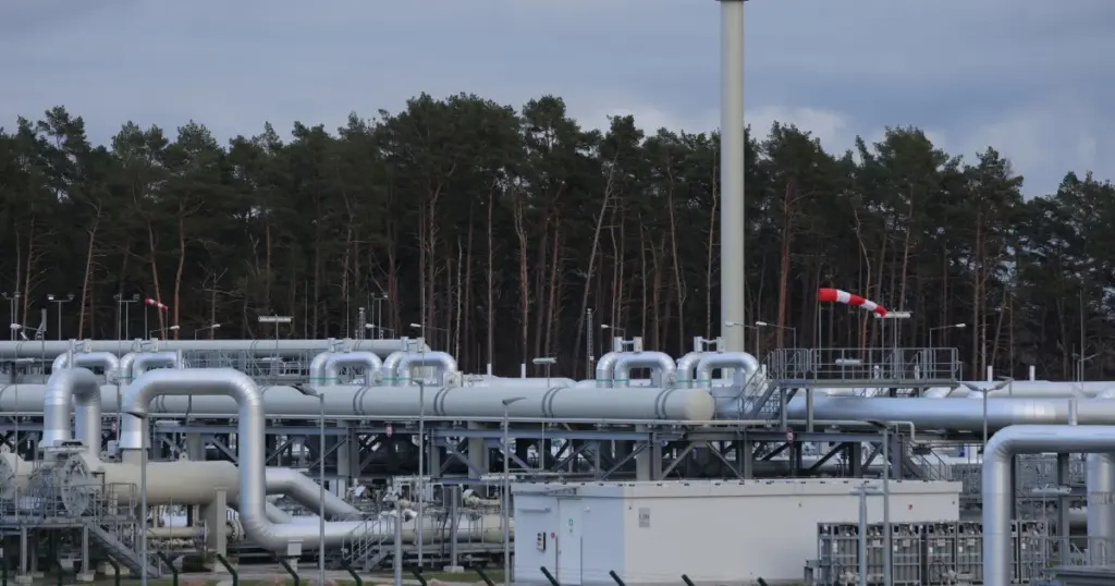 Газопроводи «Північні потоки» на тлі символіки переговорів США і РФ