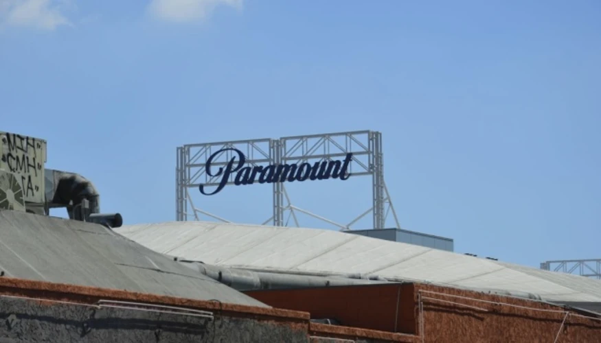 Хронологія медіазлиття Paramount Skydance та Warner Bros. Discovery