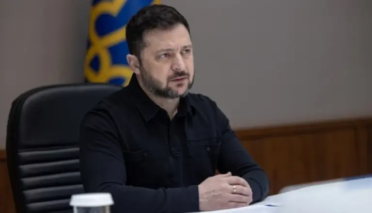 Володимир Зеленський під час вечірнього звернення (фото Офісу Президента, за підписом Укрінформу)